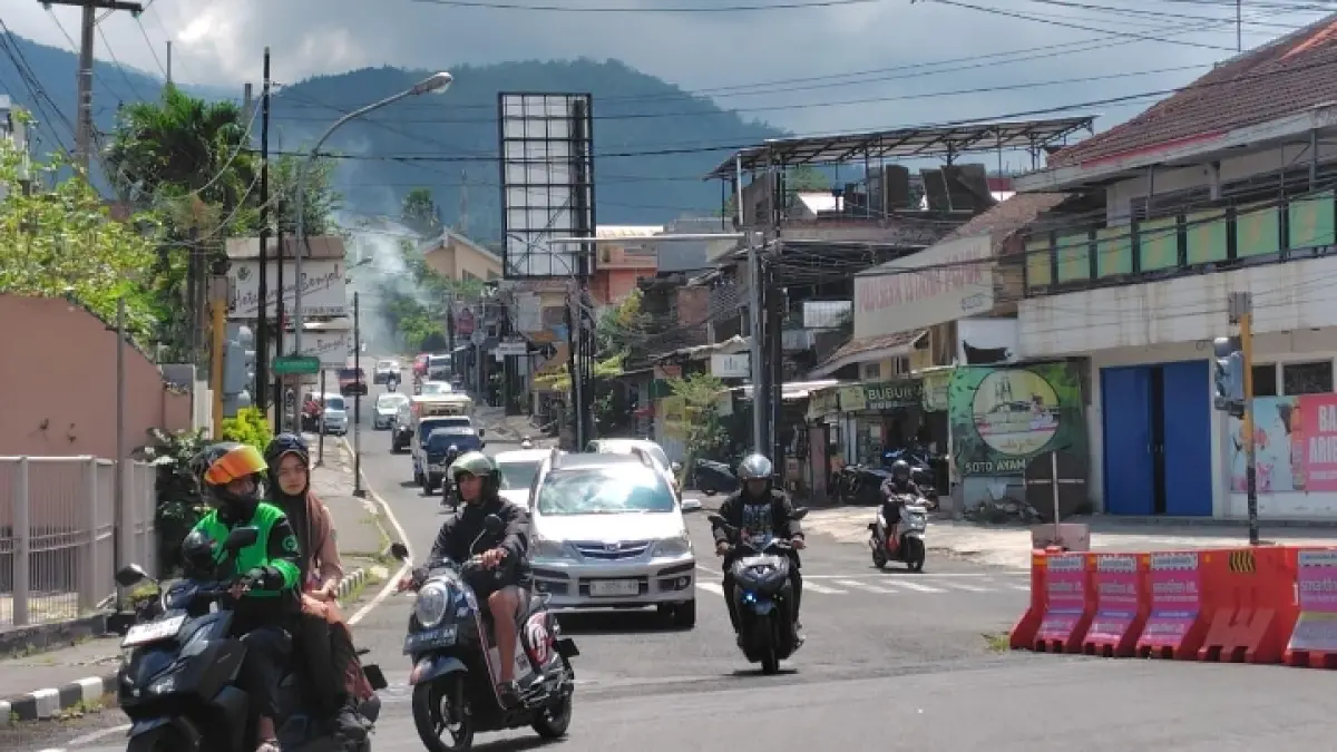 RAWAN MACET: Simpang 3 Lippo Plaza Batu.