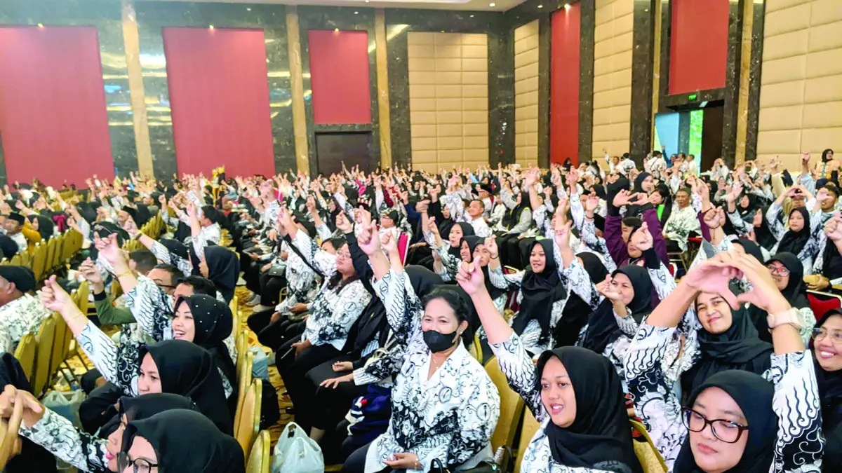 KOMPAK: Sejumlah guru mengikuti kegiatan di Singhasari Hotel and Resort beberapa waktu lalu.(RORI DINANDA BESTARI/RADAR BATU)