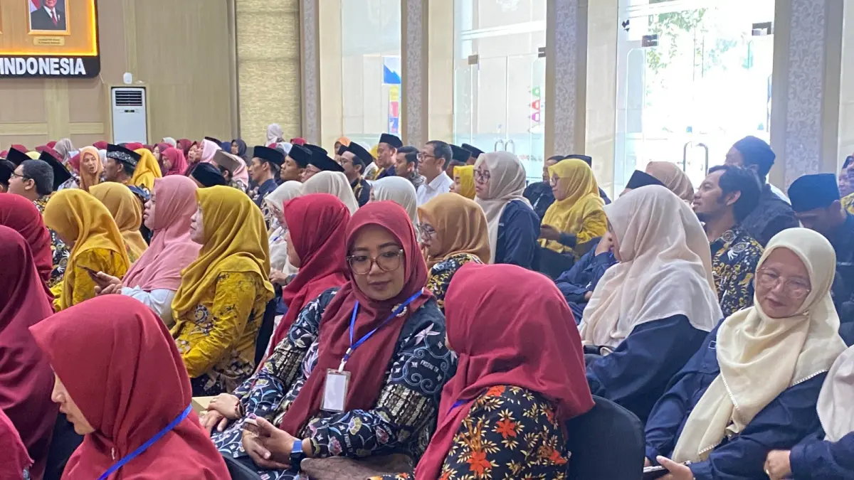 BUTUH TAMBAHAN: Sejumlah guru PAI di Kota Batu mengikuti rangkaian acara di Graha Pancasila Balai Kota Among Tani Batu beberapa waktu lalu. (RORI DINANDA BESTARI/RADAR BATU)