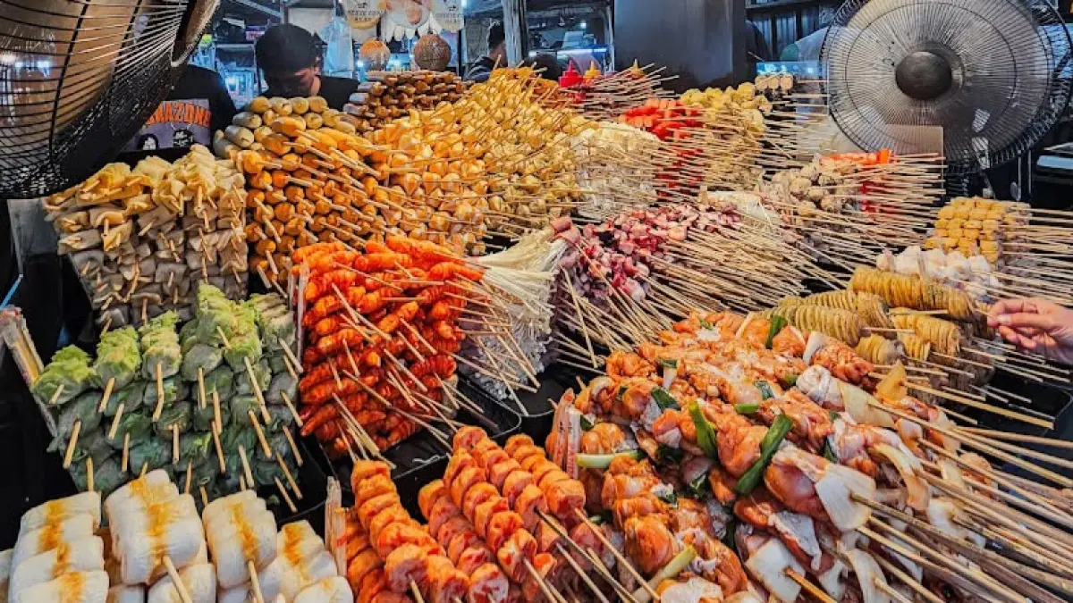 Raja Lok-Lok Alun-Alun Batu. (Foto: google maps review)