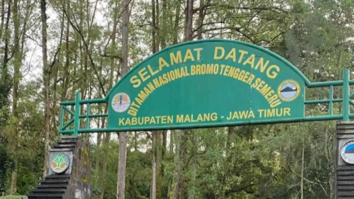Salah satu pintu masuk Gunung Bromo. Sumber: Pinterest.