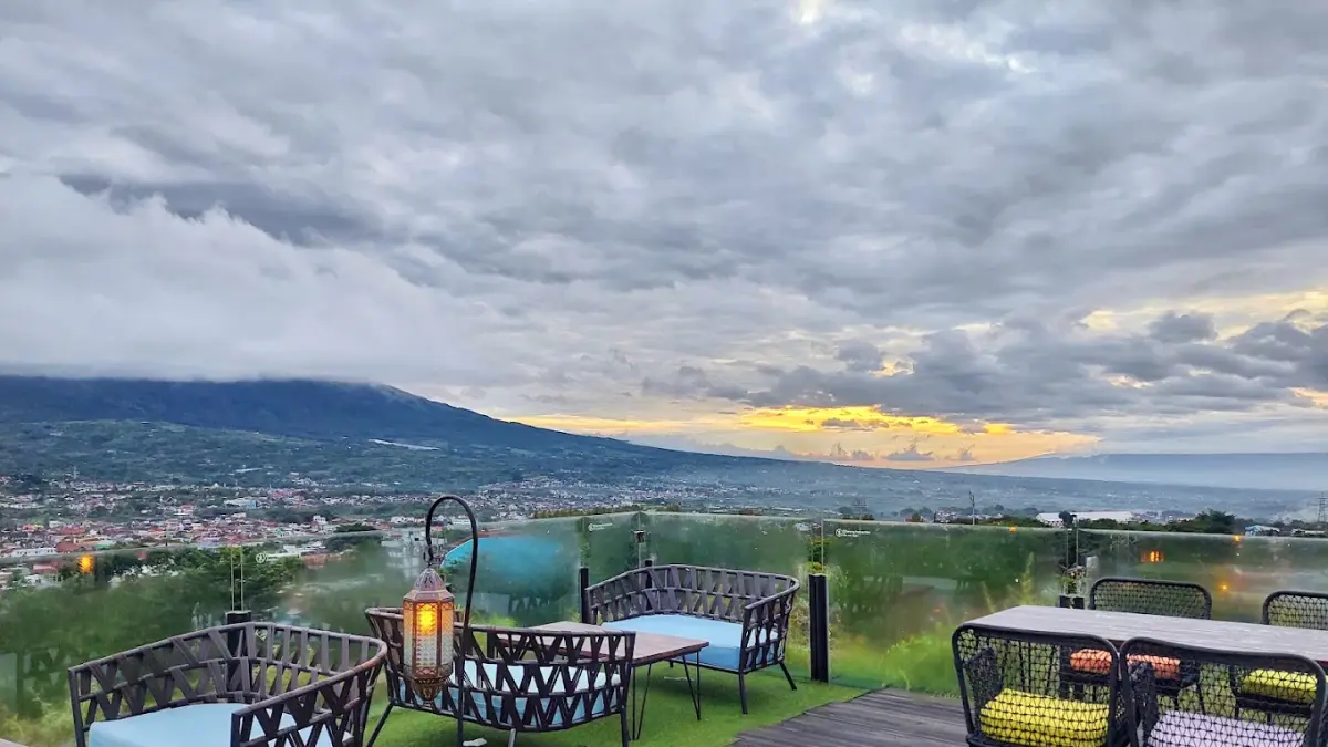 Awang-Awang Sky Lounge Kota Batu (Google Maps/Awang-Awang Sky Lounge)
