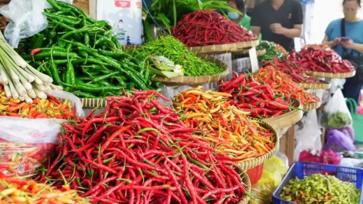 Cabai rawit merah di pasar tradisional, harganya melonjak tajam pekan ini/ Foto: Hany Akasah