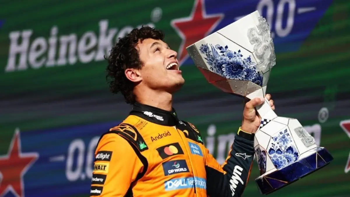 Lando Norris Podium di Dutch GP 2026. Foto: Mark Thompson Sumber: https://awsimages.detik.net.id/community/media/visual/2026/08/23/lando-norris-1787500269660_169.jpeg?w=700&q=90 