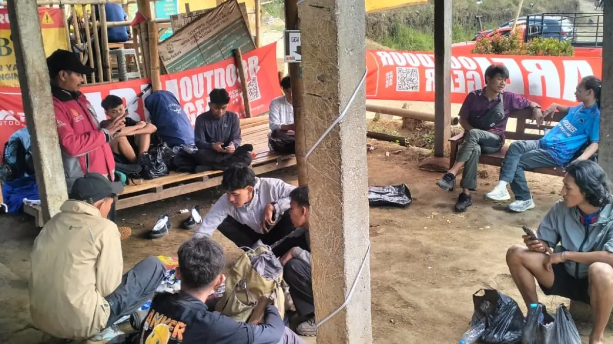 Api Lahap Lereng Gunung Butak, Kota Batu 