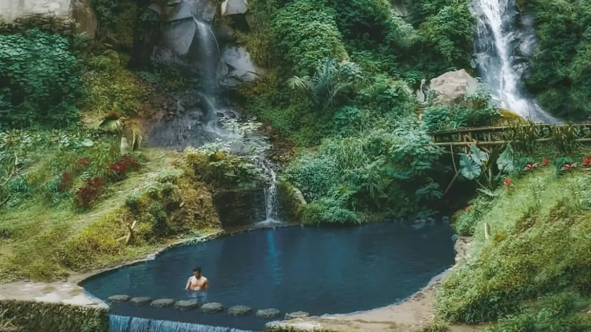 Coban Putri menjadi salah satu destinasi wisata alam di Kota Batu yang menawarkan suasana asri dengan air terjun dan panorama hijau di sekitarnya. (Sumber: Instagram/@cobanputri)
