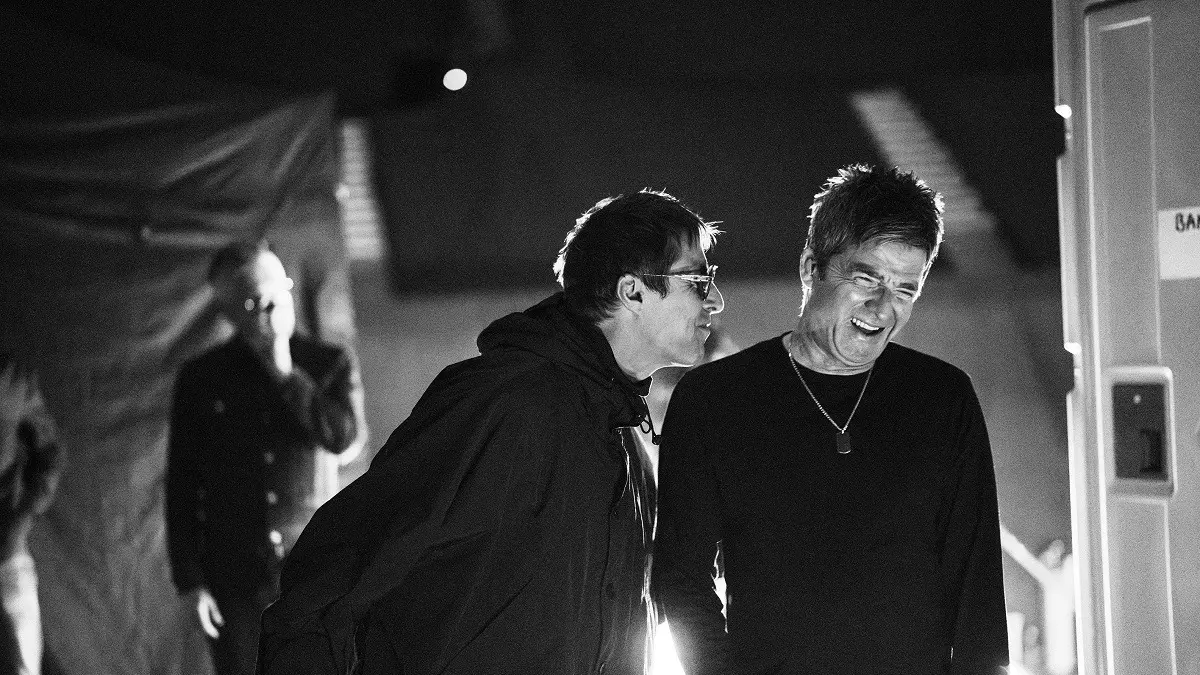 oasis (Rock Cellar Magazine)