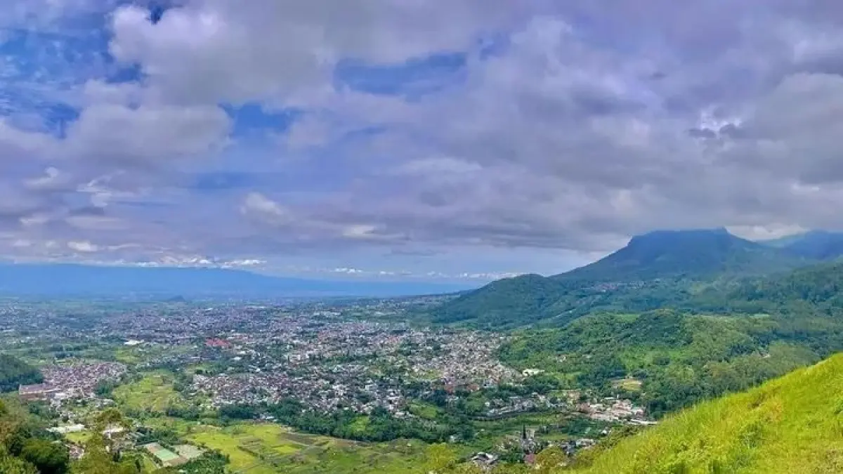 Pemandangan Kota Batu dilihat dari Ketinggian. Foto: Anang Panca Kurniawan