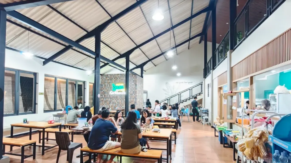 Depot Ijo Royo-Royo di Kota Batu menyajikan beragam menu masakan rumahan yang cocok dinikmati bersama keluarga. (Google Maps/sGun)
