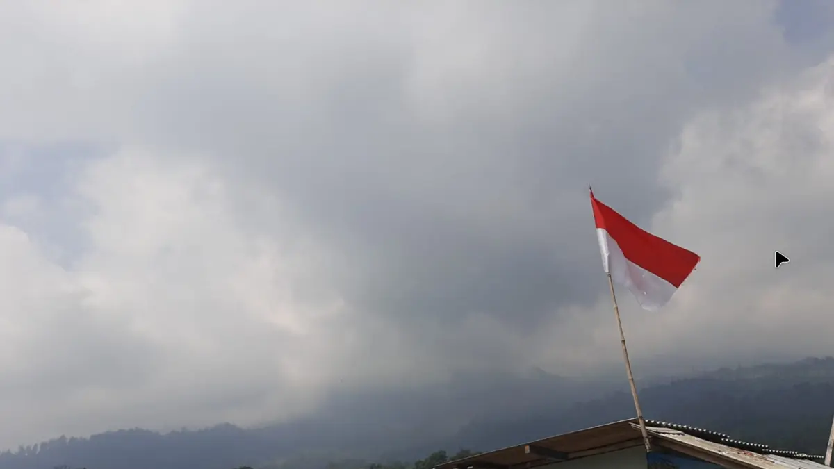Suasana Berkabut di Kota Batu, Jawa Timur. Foto: Disway Malang