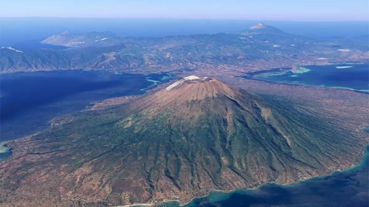 Gunung Ili Lewotolok. Foto: Aminudin