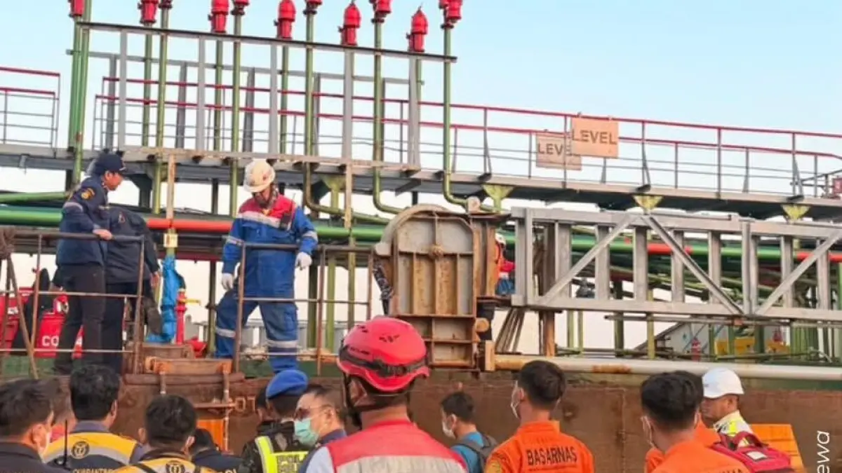 Tim SAR bersiap melakukan operasi pencarian dan evakuasi korban KMP Virgo Transport 8 di perairan Laut Jawa. Foto: Dok. Basarnas