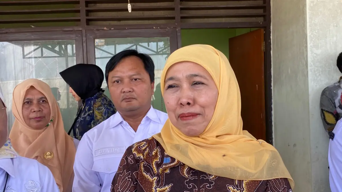 Gubernur Jatim Khofifah Indar Parawansa mengunjungi SRT Kota Batu, Rabu (16/9). (Rori Dinanda Bestari/Radar Batu)