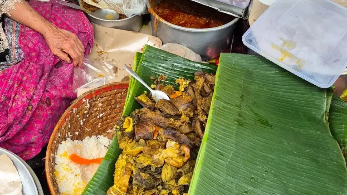 Nasi bhuk menjadi salah satu kuliner Madura yang berkembang dan populer di Kota Malang. (Google Maps/Tsabita Qurrata Aini)