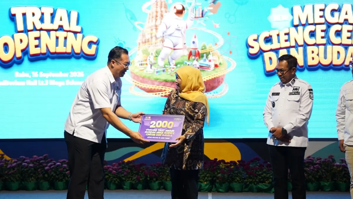 Penyerahan Tiket Untuk Lembaga Kesejahteraan Sosial Anak (LKSA) (Jatim Park Group for Radar Batu)