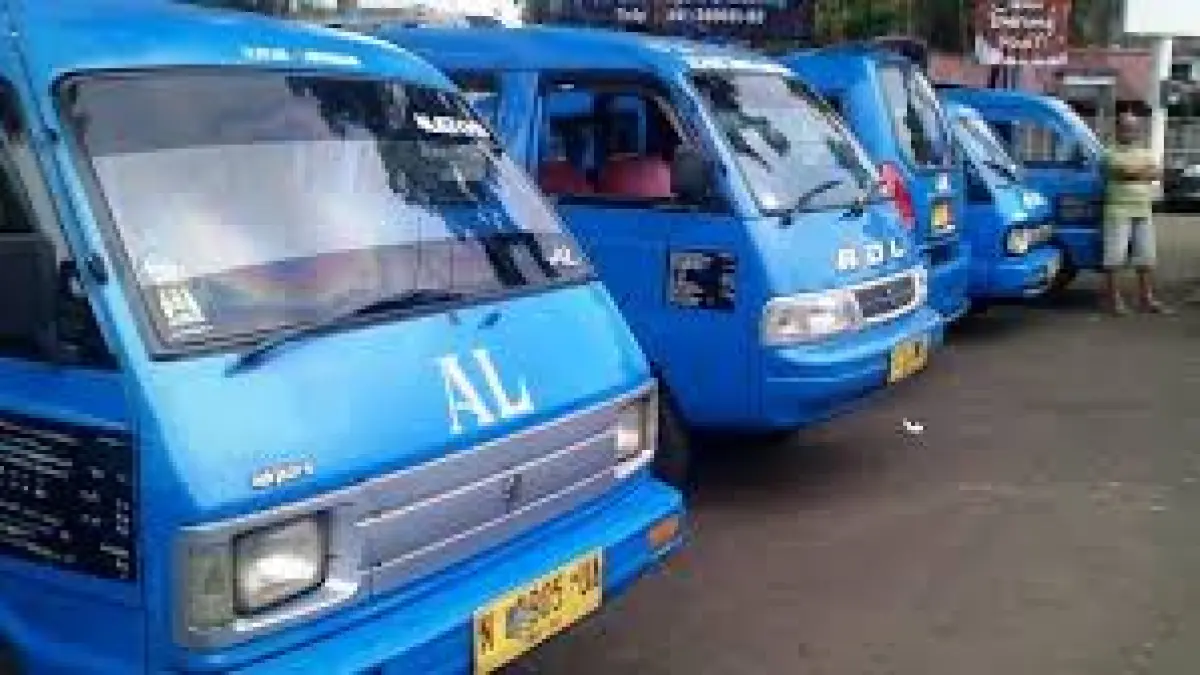Angkutan dari berbagai jalur di Kota Malang. Sumber: dishub.malangkota.go.id