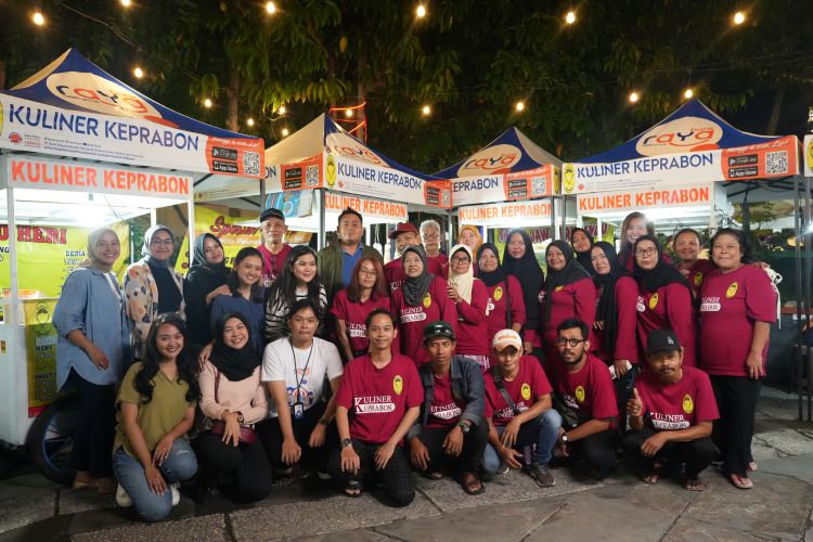 GELIATKAN PEREKONOMIAN: Kuliner Keprabon yang digelar di halaman Kantor Kelurahan Keprabon, Banjarsari.