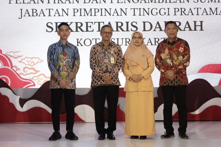 Pelantikan dan Pengambilan Sumpah Jabatan Pimpinan Tinggi Pratama Sekretaris Daerah