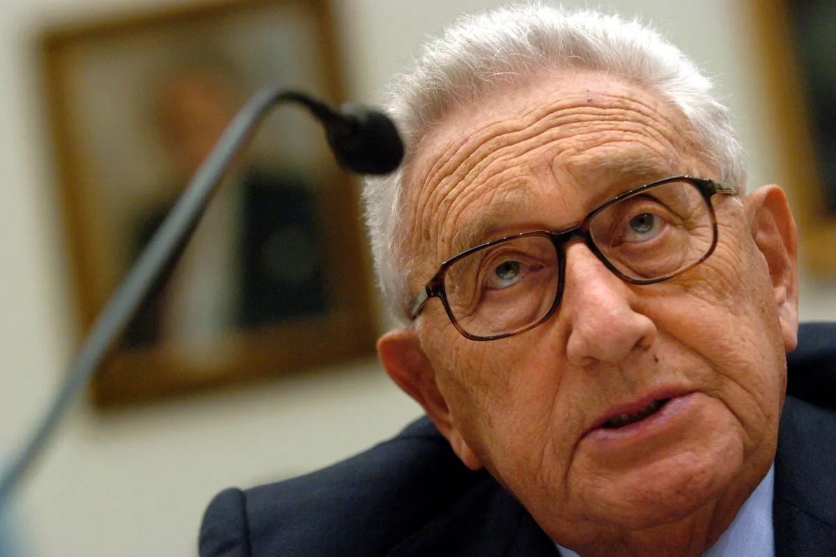 Henry Kissinger saat menyampaikan pendapat dalam dengar pendapat Komisi Hubungan Luar Negeri DPR Amerika Serikat mengenai proses perdamaian Timur Tengah  (REUTERS/Jonathan Ernst)