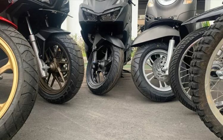 Beragam jenis alur ban motor disesuaikan dengan kondisi jalan dan medan yang dilalui.
