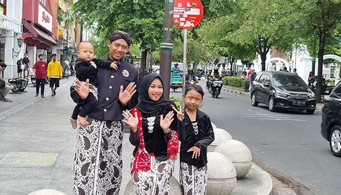 Salah Satu Foto Shoot yang Menggunakan Kebaya Jawa