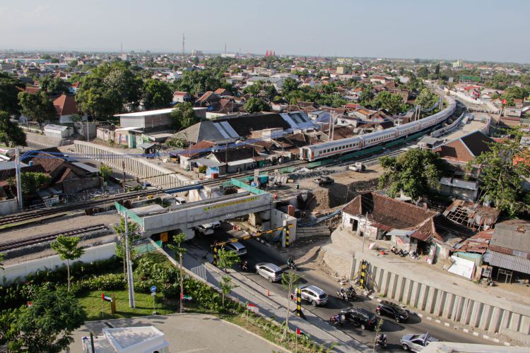 Suasana kawasan Viaduk Gilingan dipotret dari Masjid Zayed