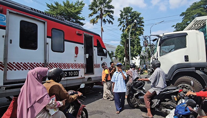 Kondisi Jalan Saat Kereta Api Batara Kresna Tertemper Mobil Truk Pada 18 Desember 2023