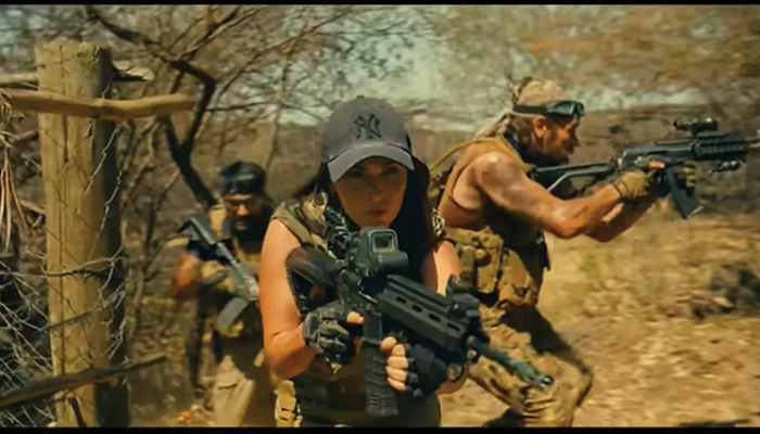 Aksi Megan Fox jadi tentara di film Rogue (2020)