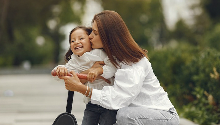 Ilustrasi Anak dan Ibunya