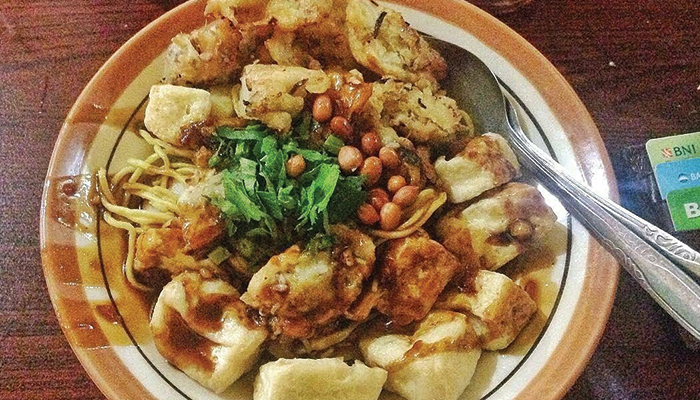 Tahu Kupat Gombloh