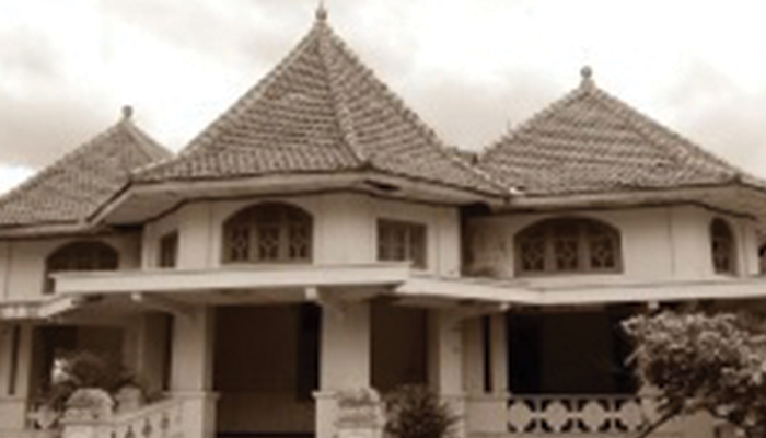 Omah Lowo yang sekarang menjadi Heritage Batik Keris