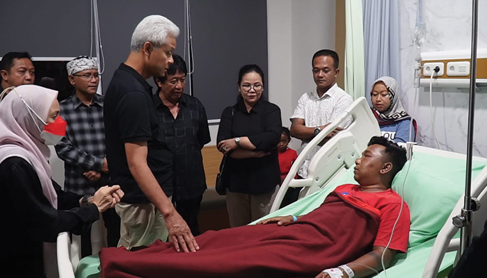 Ganjar dan Atikoh Jenguk Korban Penganiayaan Oknum TNI
