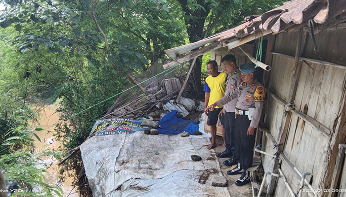Rumah Warga Gondang Terdampak Longsor