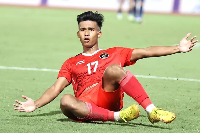 Irfan Jauhari mencetak gol ketiga timnas U-22 pada awal babak pertama perpanjangan waktu. Gol itu kembali menaikkan spirit Marselino Ferdinan dkk. (Tim Media PSSI)