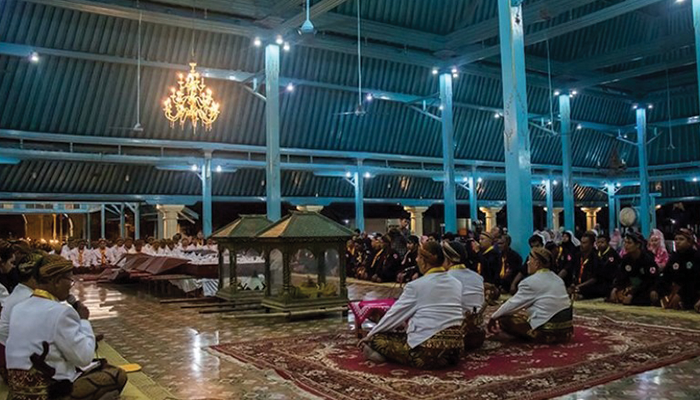 Tradisi malam selikuran di Keraton Surakarta Hadiningrat