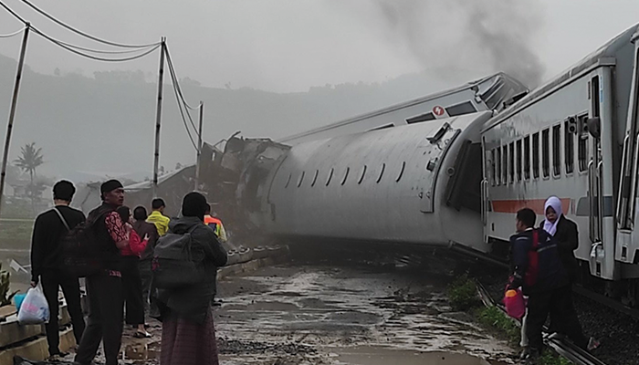 Kecelakaan Kereta Api yang Libatkan KA Turangga dan KA Lokal Bandung Pada JUmat, 5 Januari 2024