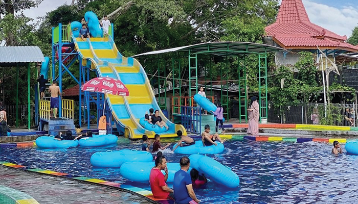 Keseruan bermain air di Umbul Pelem Waterpark