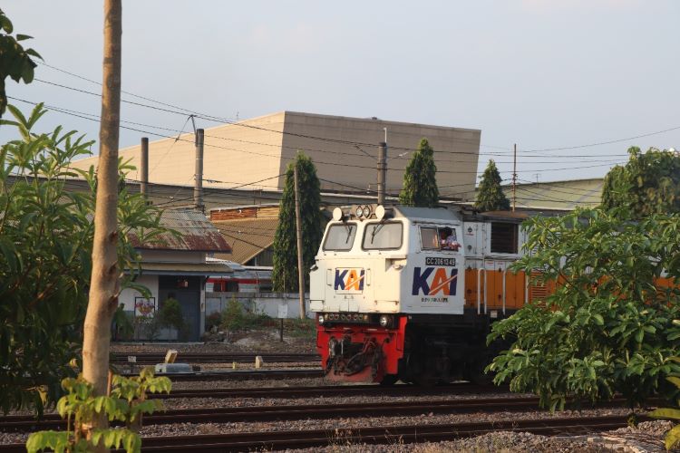 Ilustrasi kereta api yang sedang melakukan perjalanan