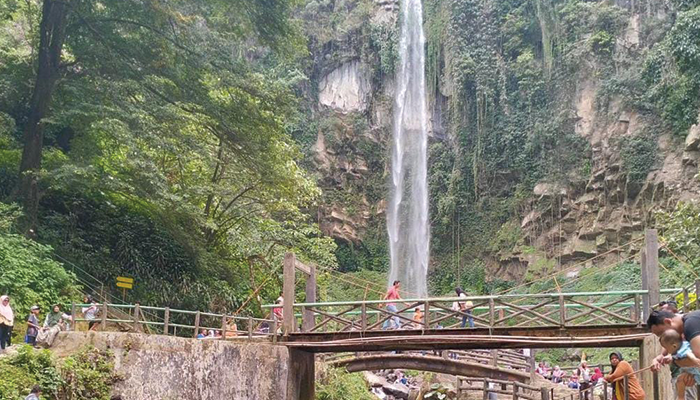 Air terjun grojogan Sewu
