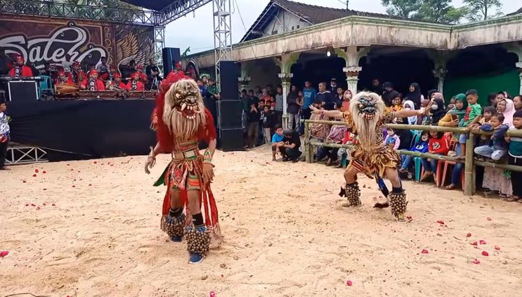 Tangkapan layar video yang menampilkanTari Buto Gedruk (dok. akun YouTube channel Abhista Adhi)