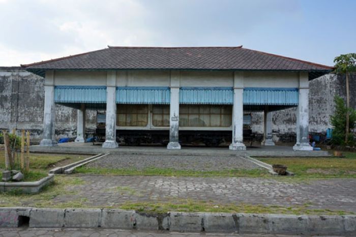 Gerbong kereta jenazah yang ada di Alun-alun Kidul Keraton Kasunanan Surakarta (DOK.SURAKARTA.GO.ID)