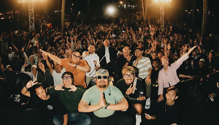 Guyon Waton ketika lagi konser