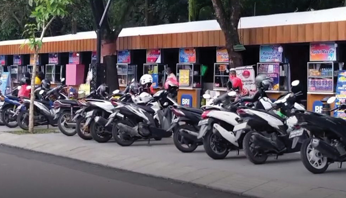Shelter Pedagang yang ada di kawasan Stadion Manahan Solo