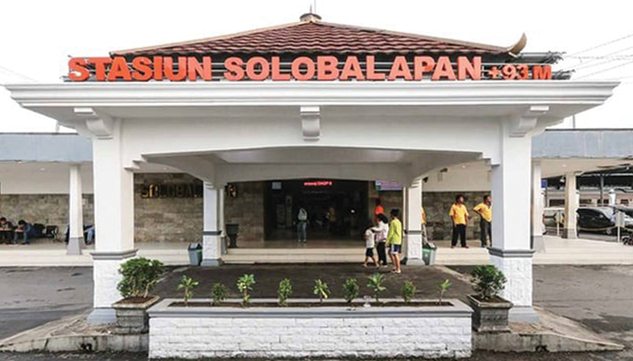 Nampak Stasiun Solo Balapan yang Dipotret dari Depan