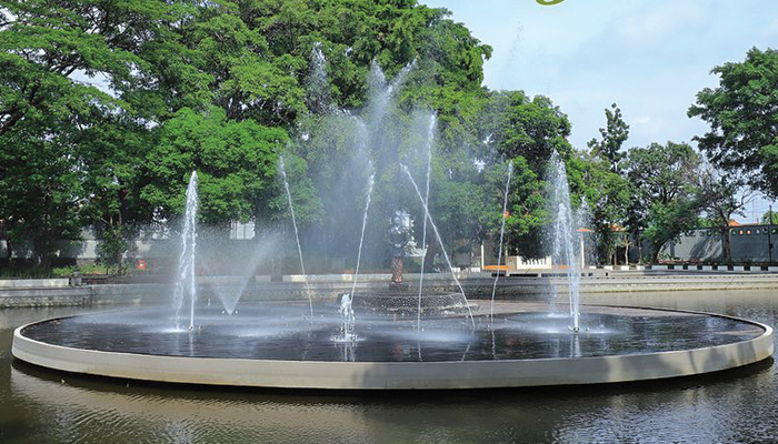 Salah Satu Spot Air Mancur di Taman Balekambang Solo