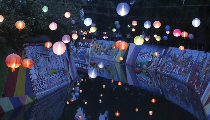 Cantiknya Wisata Kali Pepe yang Bertabur Lampion Warna-warni di Solo