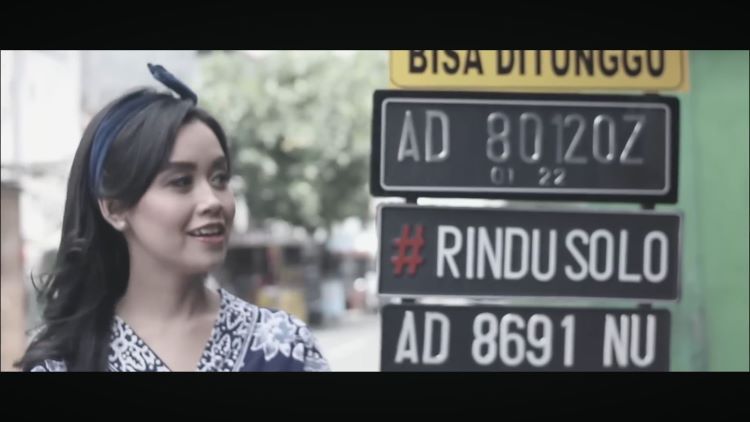 Tangkapan layar dari video pada lagu "Rindu Solo" (YOUTUBE/ ELIZABETH SUDIRA)