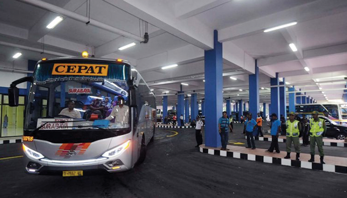 Terminal Tirtonadi yang sedang beroperasi