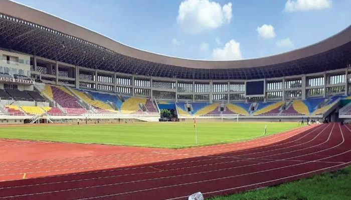 Salah satu stadion besar yang ada di Solo yaitu Stadion Manahan