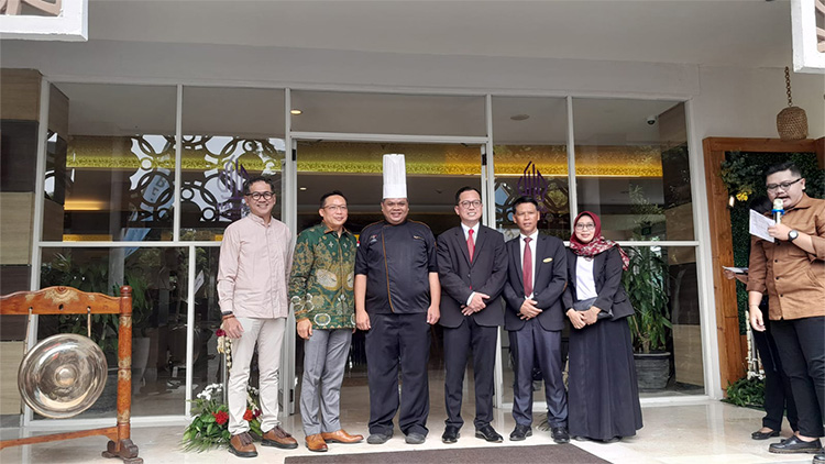 Grand Opening Bebek Anom Restoran yang dilangsungkan Selasa (30/1) (MAULIDA AFIFA/ RADAR SOLO)